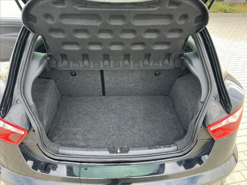 Seat Ibiza 1,4 TSI FR 135kw Automat DPH - fotka 9 z 38