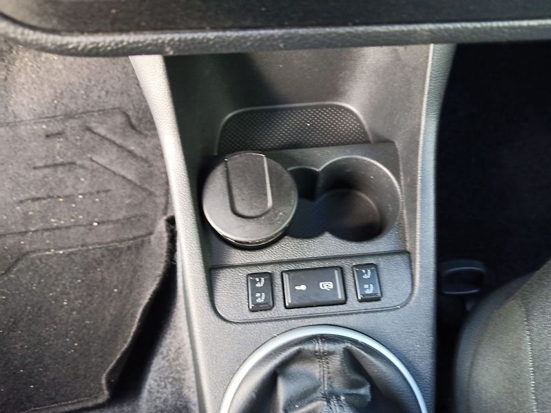 Škoda Fabia 1.6 Combi Ambiente - fotka 15 z 33
