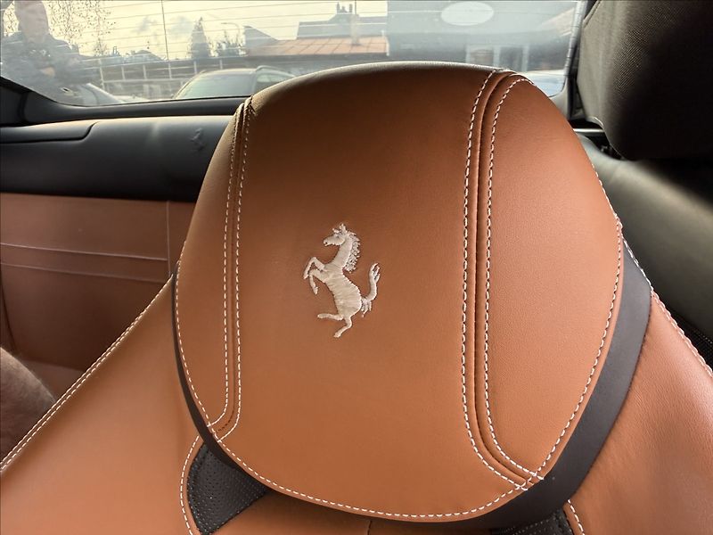 Ferrari California T 3,9 V8 412 kW - fotka 26 z 26