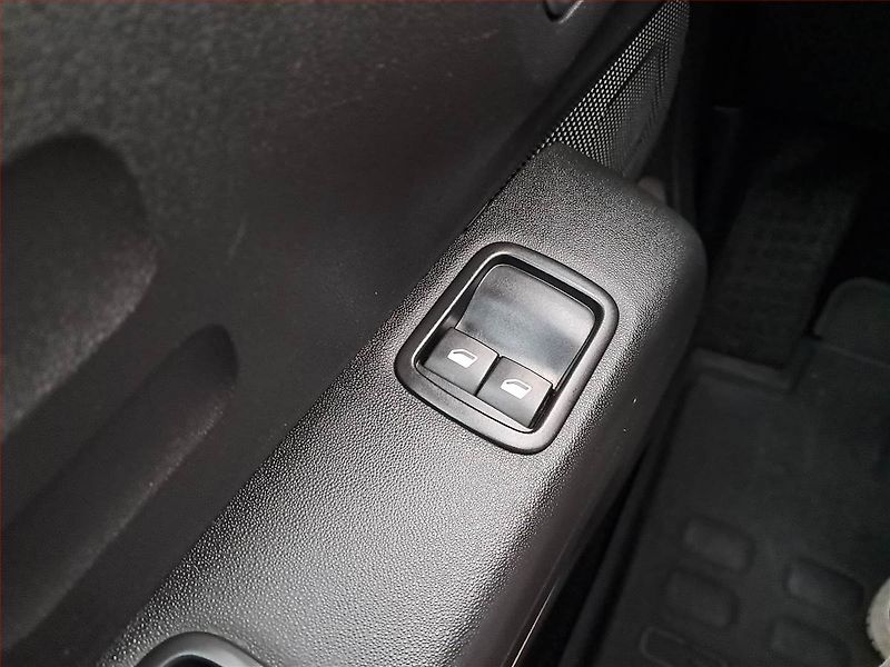 Citroën C3 (2017) 1.2 PureTech, Tempomat - fotka 17 z 17