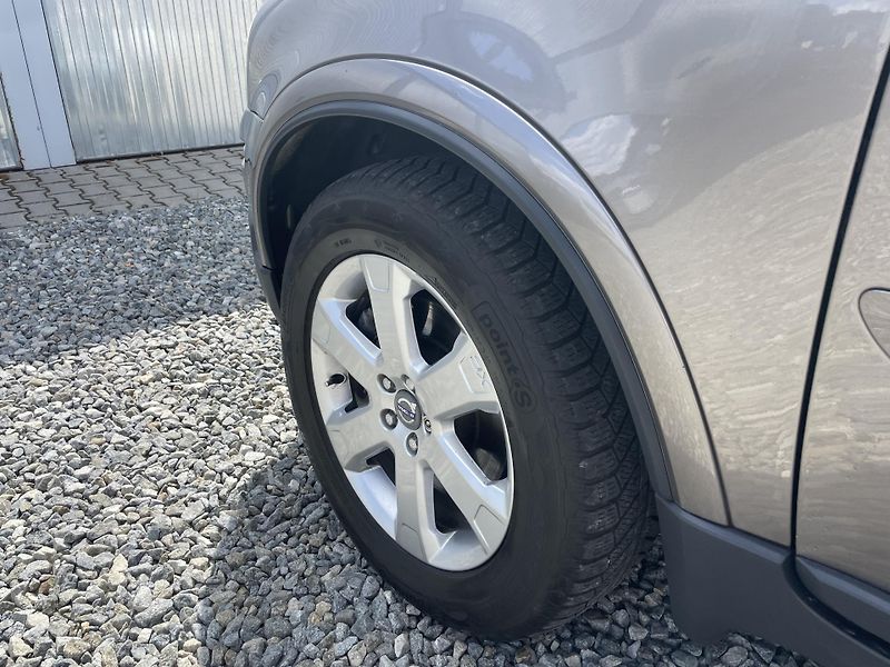 Volvo XC90 2.5TDi D5 200PS AWD R-DESIGN!! - fotka 21 z 180
