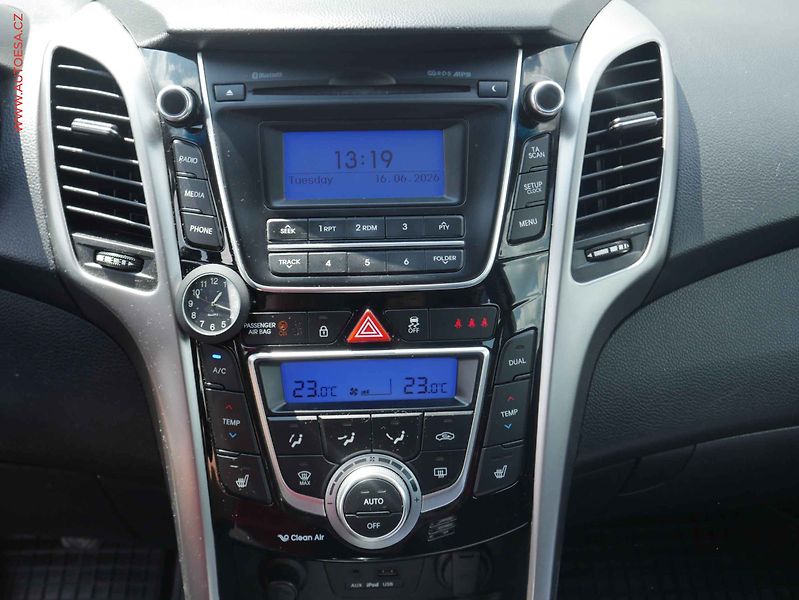 Hyundai i30 (2014) 1.6 VVTi, ČR, AC, tempo - fotka 11 z 15