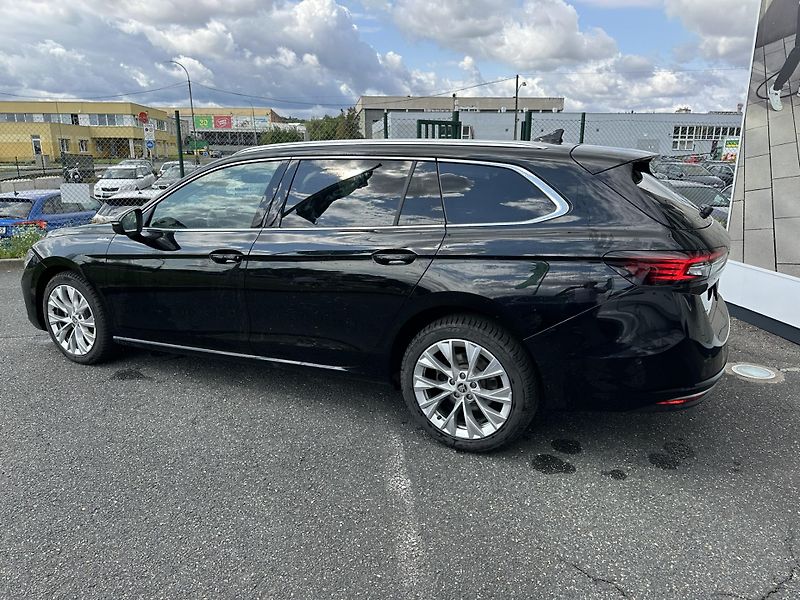 Škoda Superb Laurin a Klement - fotka 4 z 17