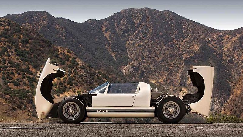 Ford GT40 Roadster.