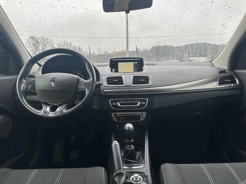 Renault Mégane III Sportour 1.5 DCi 81kW/Navi - fotka 26 z 34