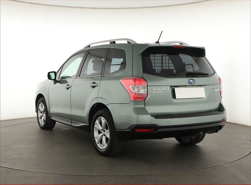 Subaru Forester (2014) 2.0 d, 4X4, Xenony, Tempomat - fotka 4 z 14