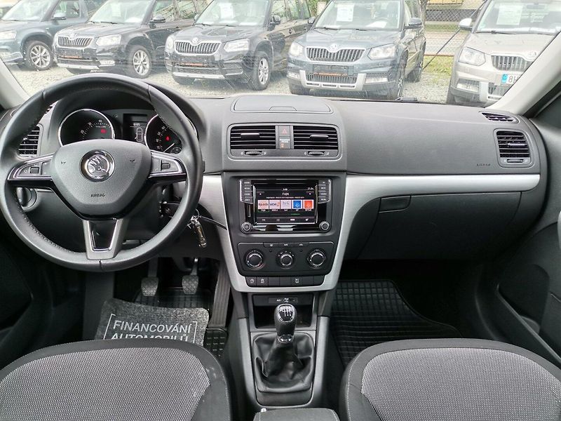 Škoda Yeti (2016) 1.2TSi 81kw Outdoor 1 majitel - fotka 11 z 25