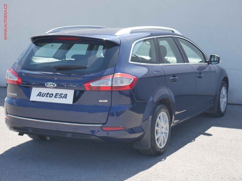 Ford Mondeo (2011) 2.0TDCi, AC, navi, kamera - fotka 4 z 15