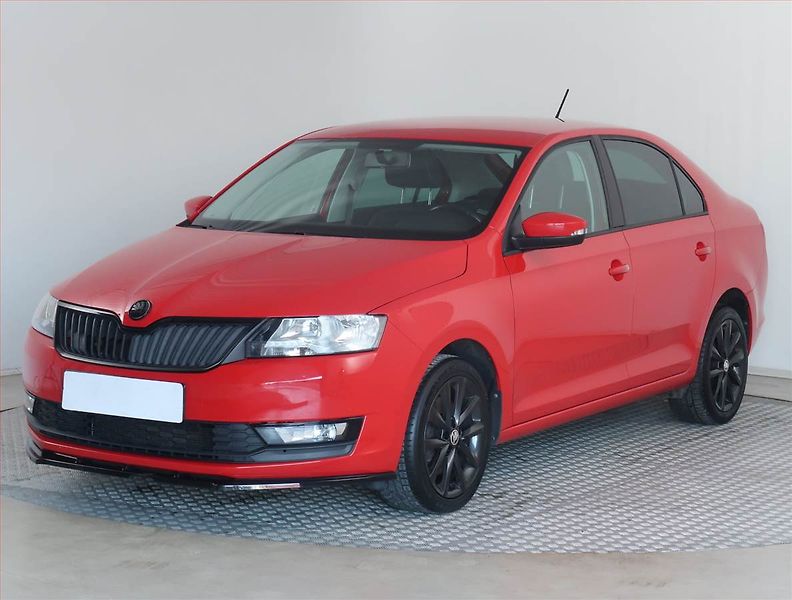 Škoda Rapid (2018) 1.0 TSI, Park. senzory - fotka 2 z 16