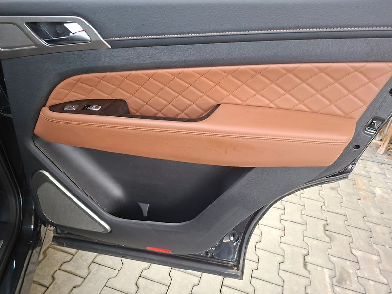 SsangYong Rexton (2018) 2.2D 133kW 4WD AT -NAVI-T.ZAŘ. - fotka 28 z 45