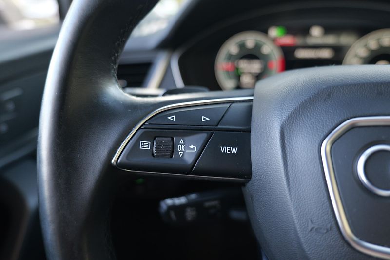 Audi Q5 40TDI quattro Matrix Cockpit - fotka 22 z 39