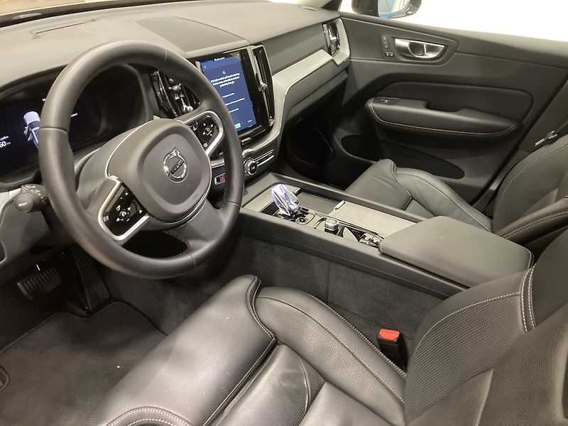 Volvo XC60 T6 eAWD ULTRA DARK - fotka 18 z 26