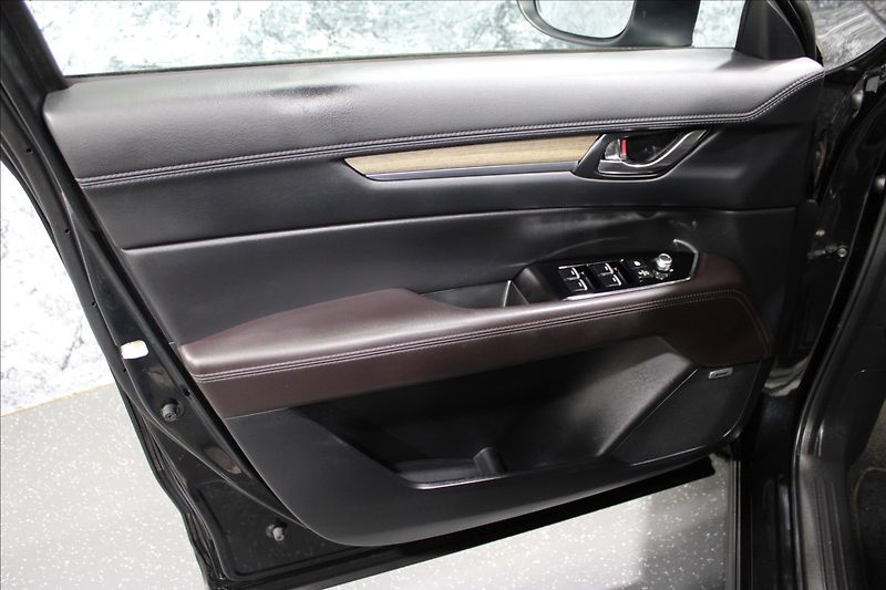 Mazda CX-5 2,5 Takumi Plus - fotka 8 z 31