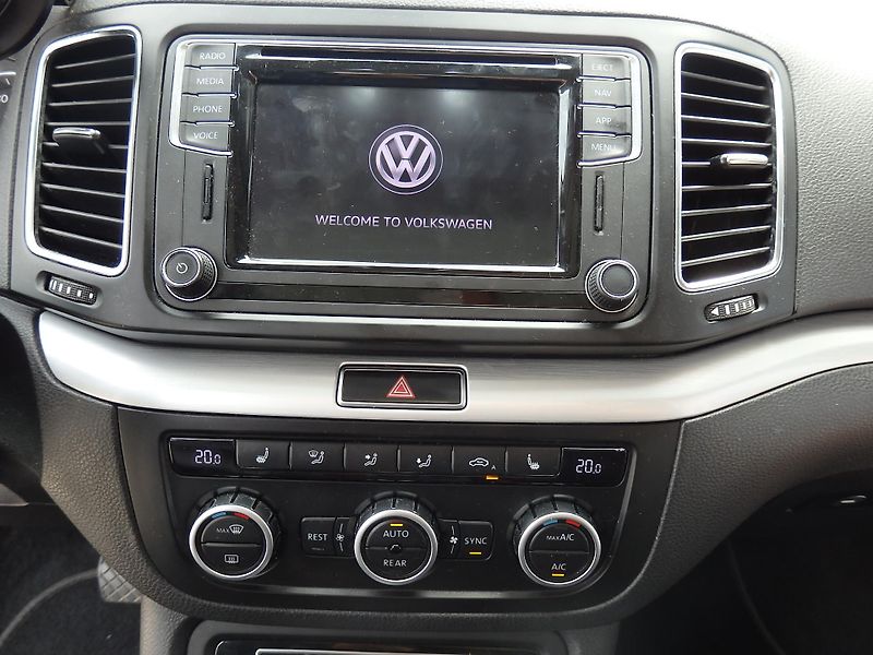 Volkswagen Sharan 2.0 TDI 130 kW - fotka 14 z 39