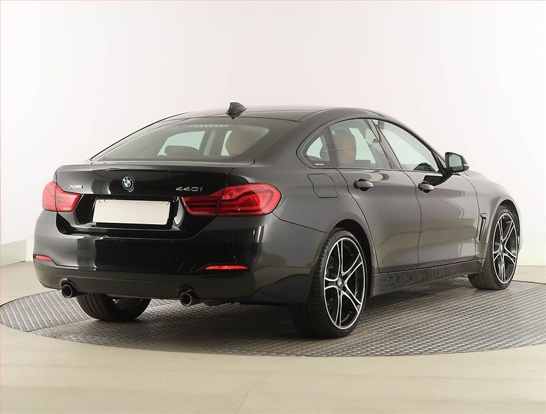 BMW Řada 4 (2018) 440i xDrive - fotka 5 z 26