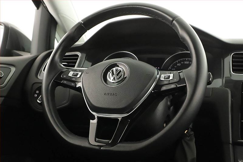 Volkswagen Golf (2018) 1.4 TSI, Tempomat - fotka 15 z 17