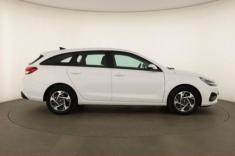 Hyundai i30 (2025) 1.5 DPI, Comfort, Výhř.okno - fotka 6 z 13