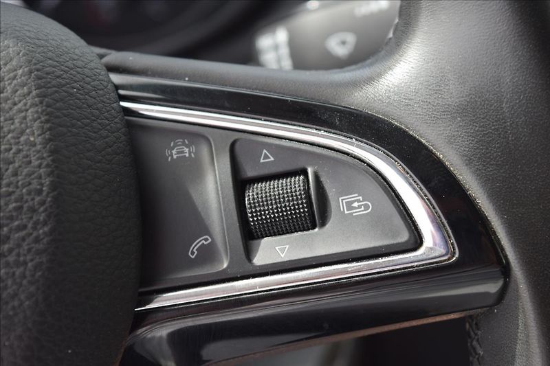 Škoda Octavia 1,4 TSI 110KW NÍZKÉ KM XENONY - fotka 40 z 51
