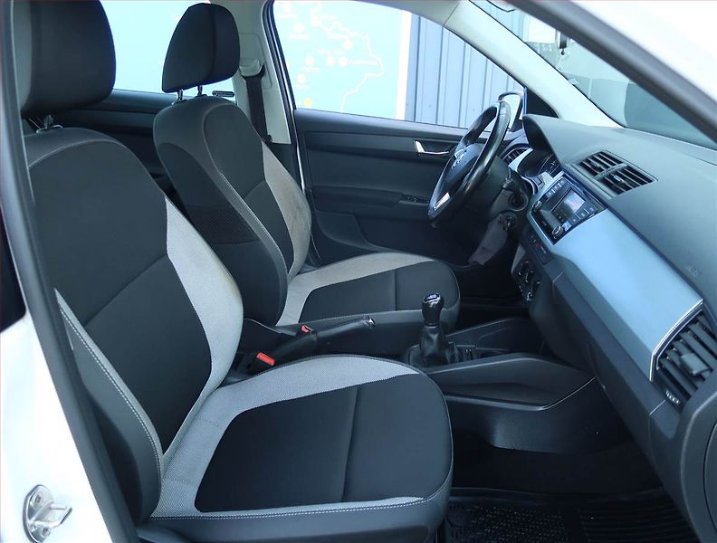 Škoda Fabia (2018) Ambition 1.4 TDI, Tempomat - fotka 9 z 16