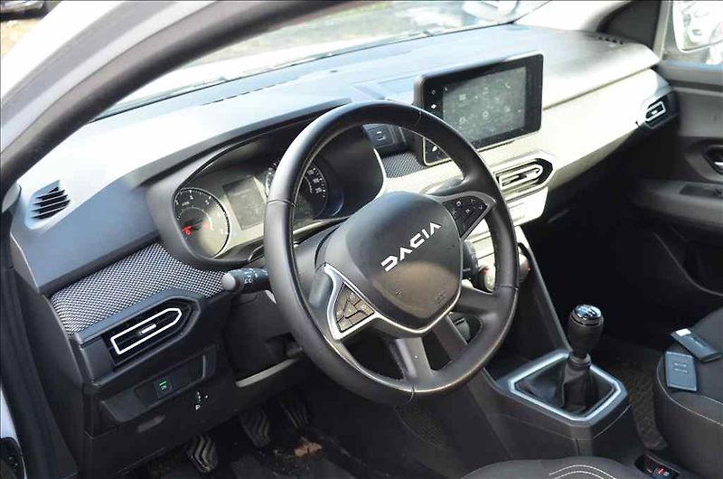 Dacia Sandero (2024) 1,0 TCE S&S EXPRESSION - fotka 11 z 19
