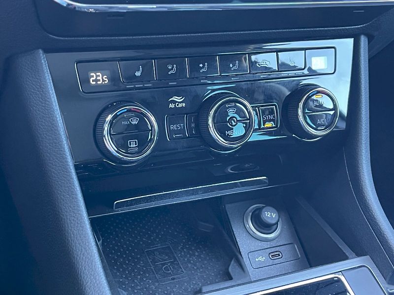 Škoda Superb (2023) 2.0 TDI 147kW DSG Style Plus c - fotka 14 z 34