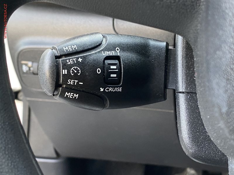Citroën C3 (2019) 1.2PT, Navi, AC, park.čidla - fotka 13 z 16