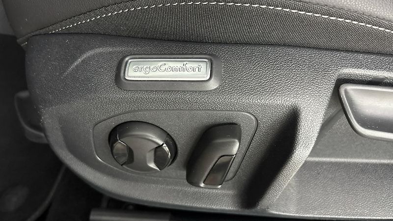 Volkswagen Arteon 1.4 TSI PHEV DSG R-Line Shooti - fotka 21 z 32