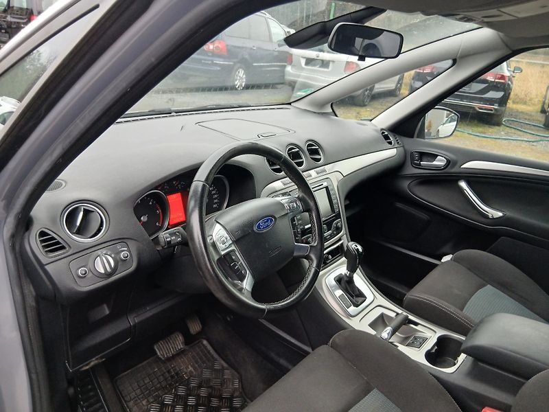 Ford S-MAX 2.0 TDCI, AUTOMAT - fotka 15 z 32