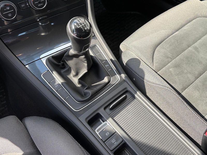 Volkswagen Golf 1.5TSI 110 kW, ČR, 1. MAJ, DPH - fotka 21 z 34