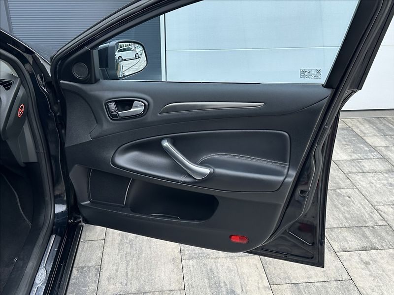Ford Mondeo 2,3 160PS  Titanium A/T - fotka 18 z 46