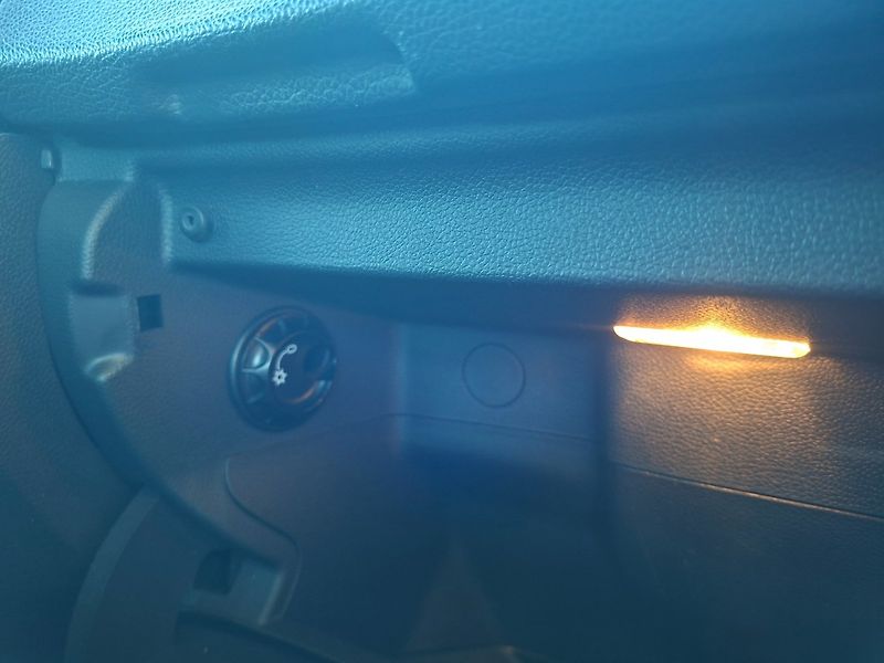 Škoda Fabia (2010) 1.2i 51kW -NEHAV.-SERVISOVÁNO! - fotka 17 z 33