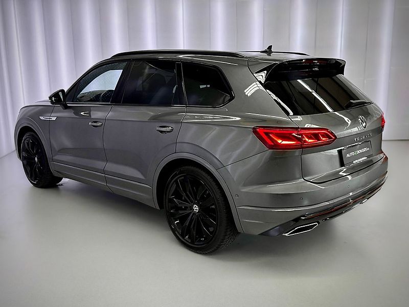 Volkswagen Touareg 4.0TDI V8 R-LINE 4MOTION, BLAC - fotka 5 z 29