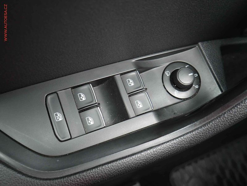 Škoda Superb (2017) 1.6TDi, Style, DSG, bixen - fotka 12 z 21
