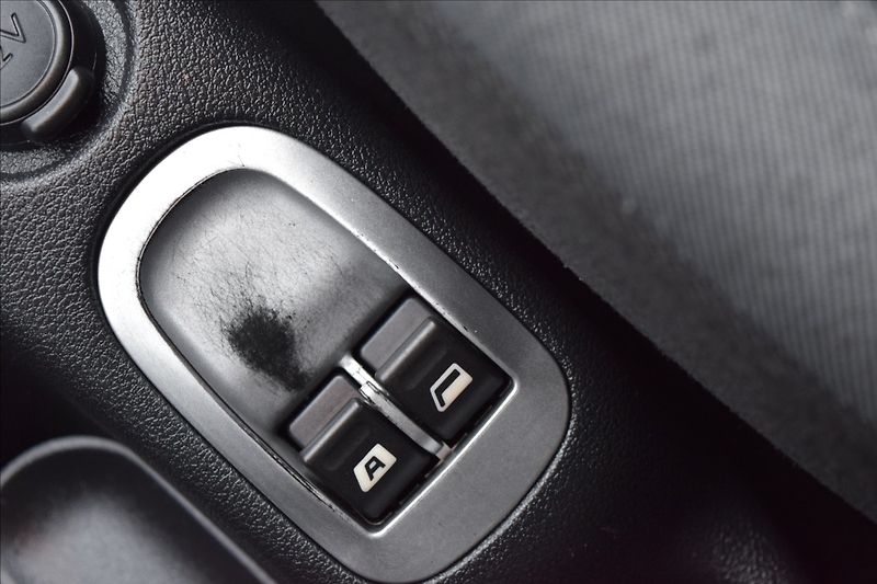 Peugeot 206 1,4 i (TU3) 54KW SERVISKA ALU - fotka 39 z 41
