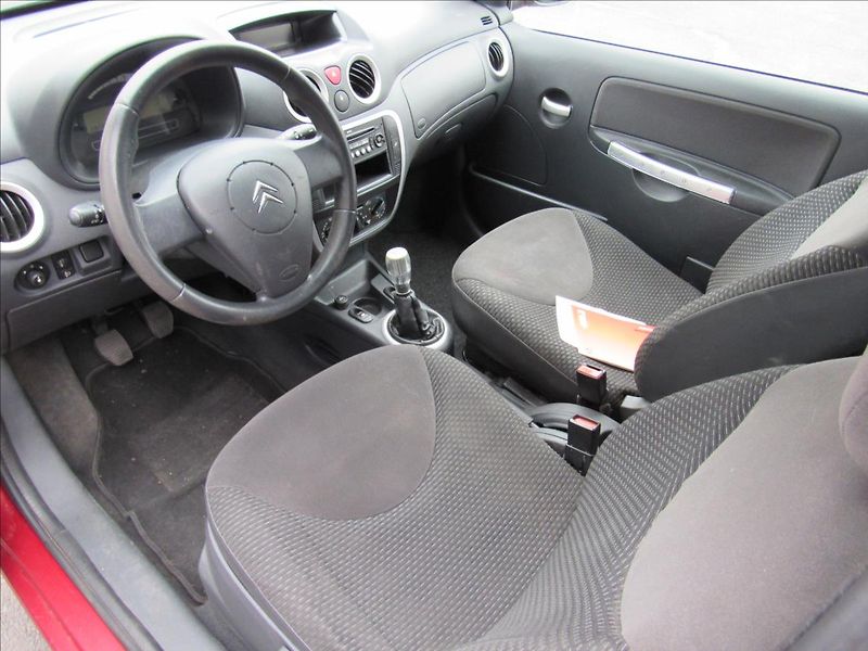 Citroën C2 1,1 i 44kW - fotka 9 z 25