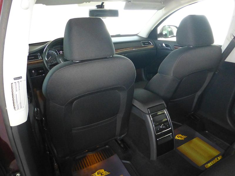 Škoda Superb (2013) 2,0TDI*VYHŘ.S**XENONY**WEBASTO - fotka 19 z 32