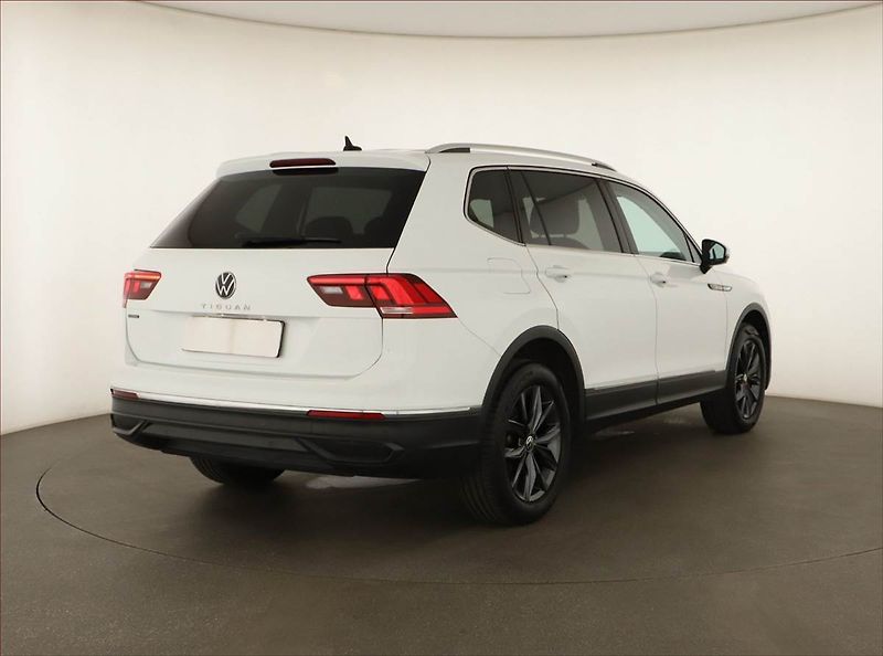 Volkswagen Tiguan Allspace (2023) Life 2.0 TDI - fotka 5 z 16