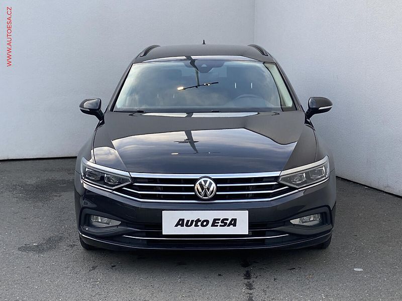 Volkswagen Passat (2020) 2.0 TDi, Business, DSG, LED - fotka 2 z 19