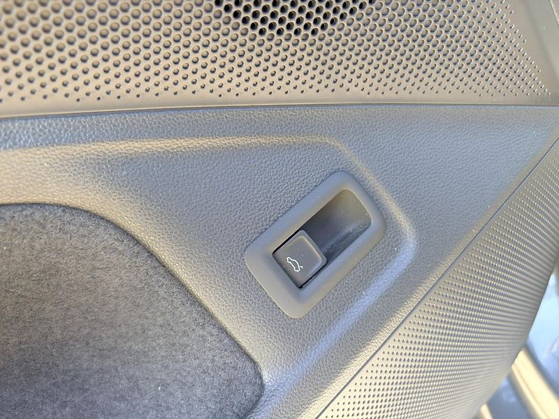 Škoda Superb SELECTION 2.0TDI 110KW DSG LED - fotka 17 z 68
