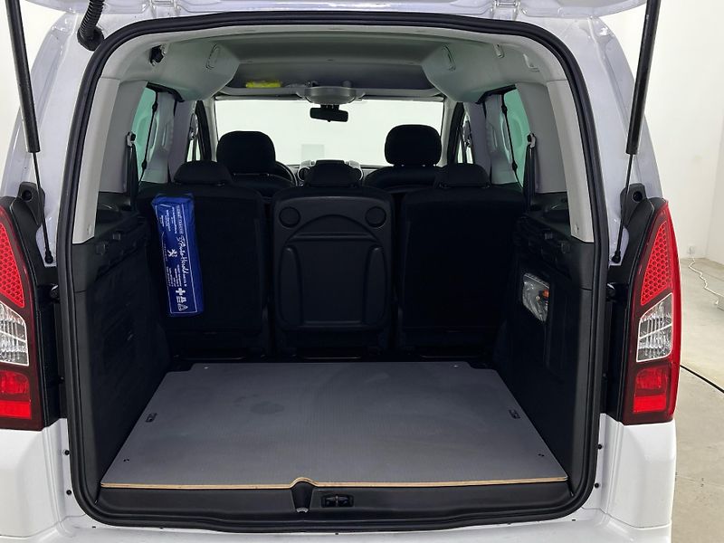 Peugeot Partner MPV - fotka 10 z 27