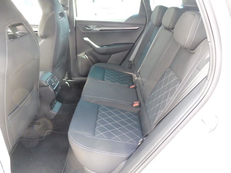 Škoda Karoq (2025) SportLine 2,0 TSI 140kW DSG 4x - fotka 21 z 29