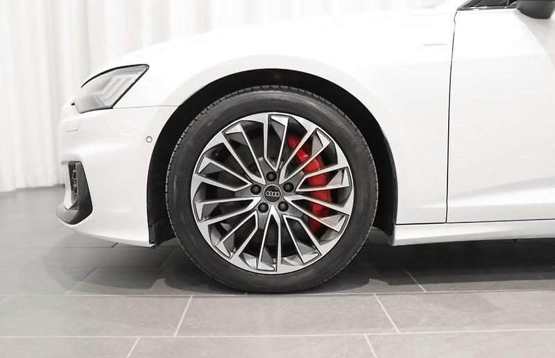 Audi A6 Avant 55 e TFSI Q Tažné Matrix Kam. - fotka 8 z 25