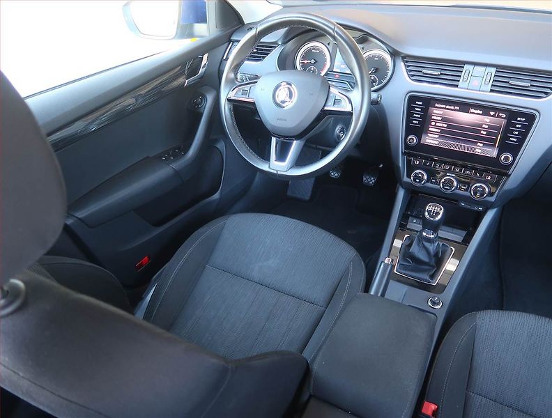 Škoda Octavia (2017) Style 1.6 TDI, Tempomat - fotka 7 z 18