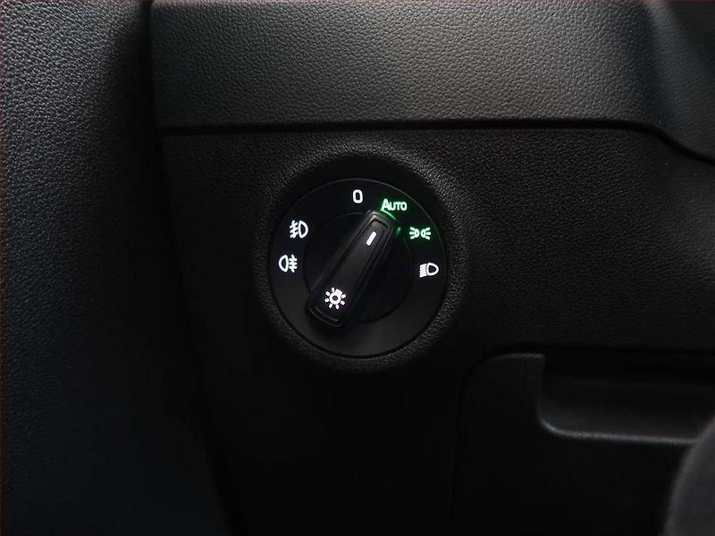 Škoda Karoq (2024) Ambition Plus 2.0 TDI - fotka 18 z 27
