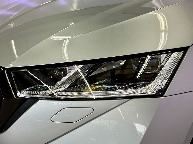 Škoda Octavia 2.0 TSI 180KW DSG RS, HUD, WEB - fotka 8 z 30