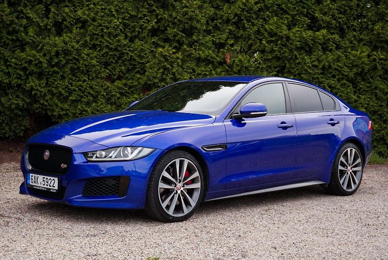 Jaguar XE S SUPERCHARGED DPH - fotka 7 z 33