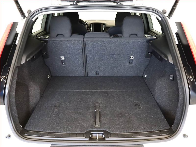 Volvo XC40 (2022) T2 - fotka 11 z 15