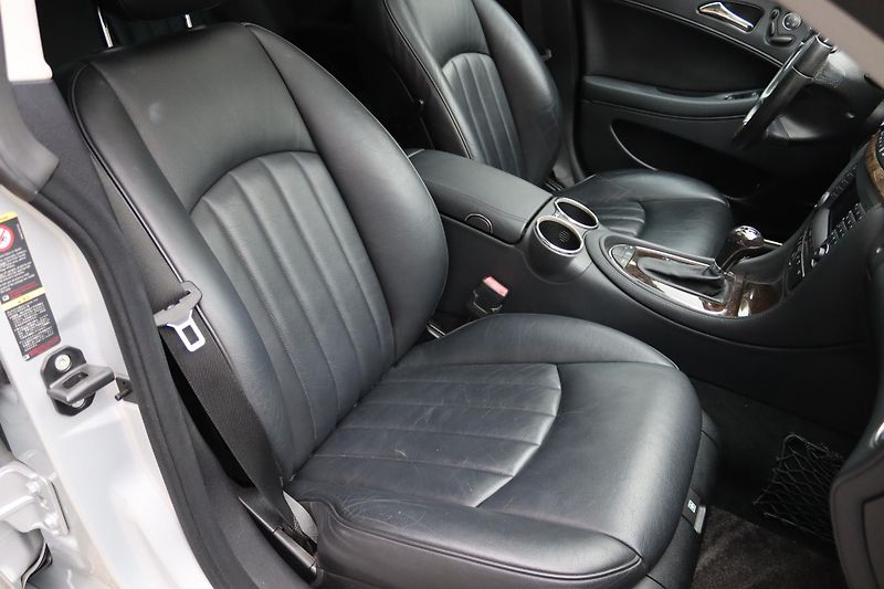 Mercedes-Benz CLS Mercedes-Benz CLS 500 V8 C219 - fotka 47 z 50