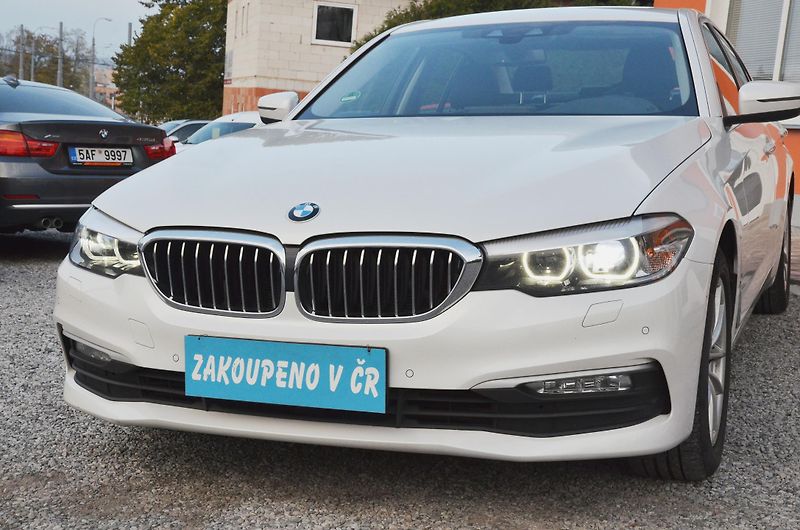BMW Řada 5 (2017) 520d xDrive 140kW / ČR / DPH  - fotka 8 z 36