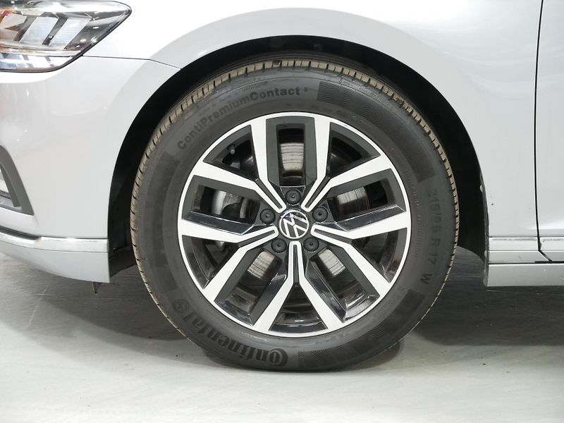 Volkswagen Passat - fotka 24 z 25